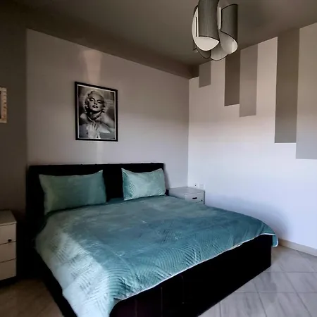 Gloria Apartment *